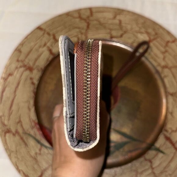 FOSSIL Madison Cognac Neutral Strip Wristlet Clutch Wallet - Picture 4 of 12